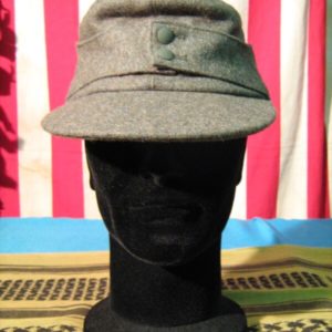 Tedesco WWII M43 Berretto da Campo (Rievocazione Storica) Grigio/Verde Panno Due bottoni frontali. Visiera Cappello invernale.
