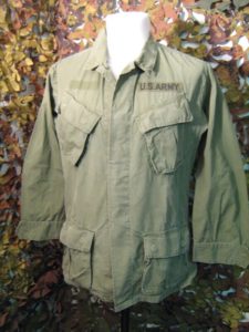 Camicia/Giacca Combat Tropical RipStop Coat Man's Combat Tropical etichetta interna datata '69 Tessuto: 100%Cotone Rip.Stop Verde Light Manica lunga