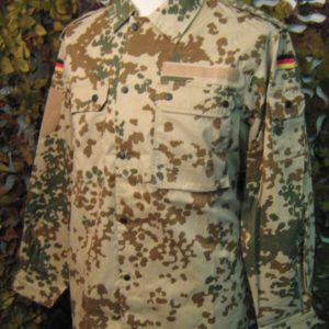 Camicia Camouflage Tedesca Spalline con Velcro Originale Militare Desert German 80% Cotone 20% Poliestere Chiusura con bottoni automatici.
